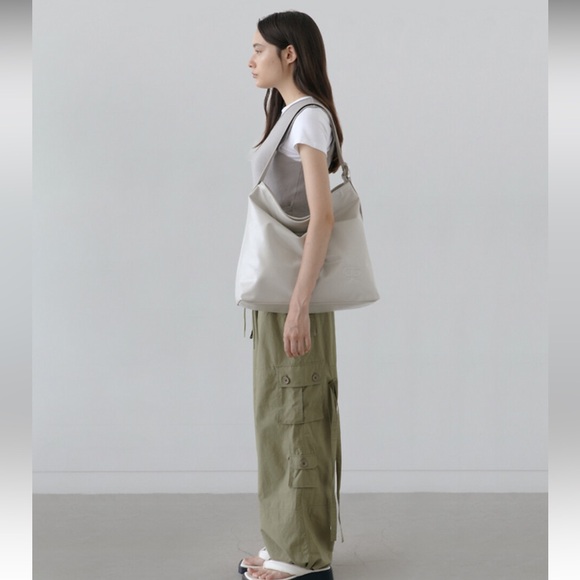 CHRISTINE PROJECT >Korean brand 
Sparkling Shopper Bag - Picture 11 of 16